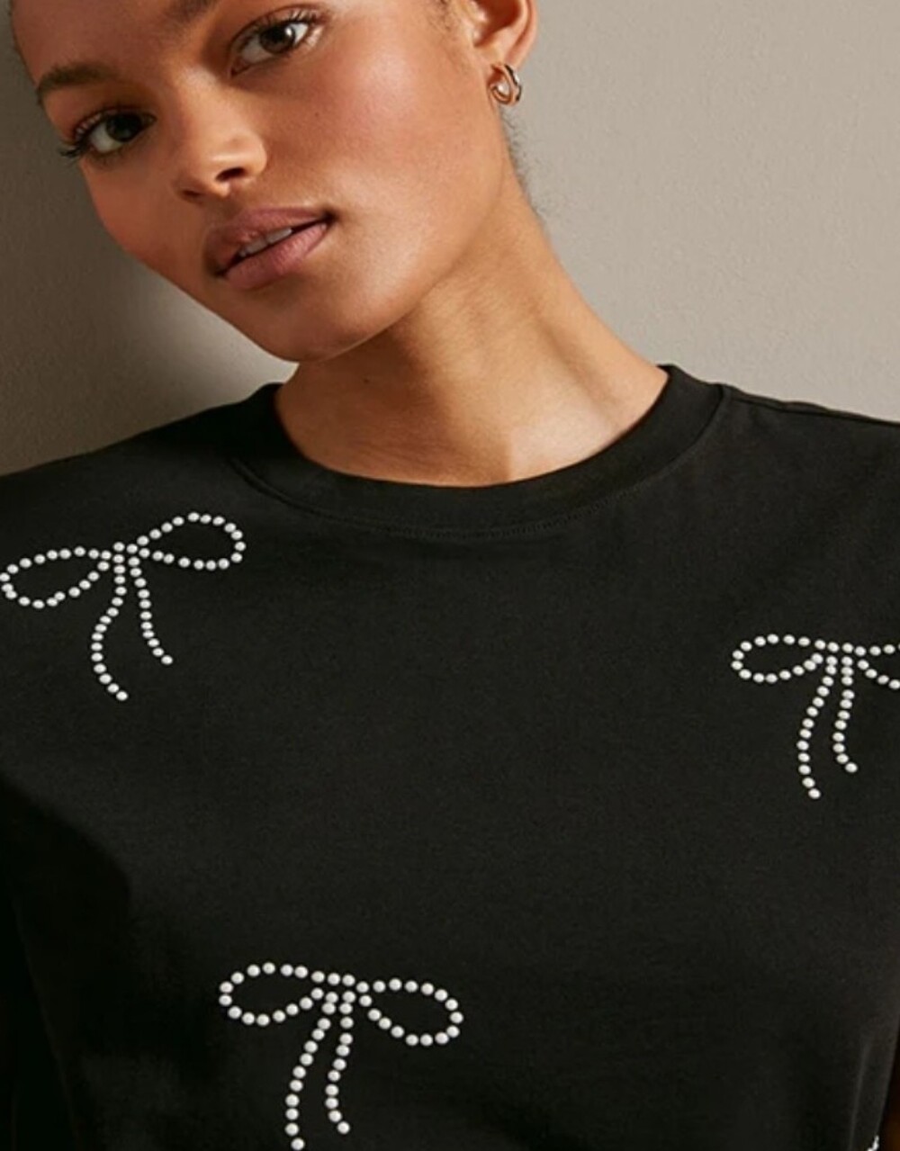 NWT 89th & Madison Black Short-Sleeve Tee with Rhinestone Bows